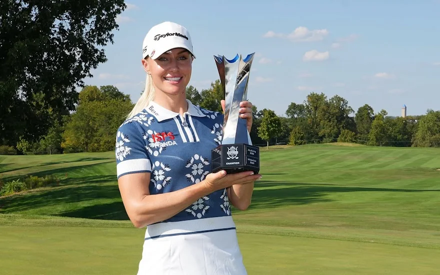 Charley Hull Poses With the Queen City Trophy.